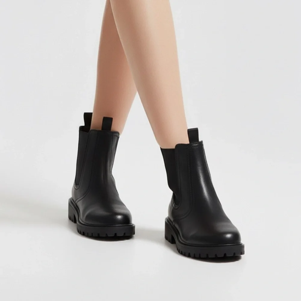 Nine West Yullon Lug Sole Chelsea Booties Size 8.5 Medium